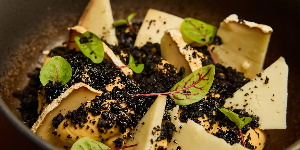 Fromage Corsu Vecchiu – Restaurant La Belle Quille à Paris 9 Fromage corse au lait de brebis avec chutney d’agrumes servi en dessert à Paris 9 – La Belle Quille